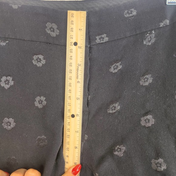 Loft Petites Pants 4p 29 Black Floral Embroidered Dressy Relaxed Capris Marisa - Picture 9 of 12
